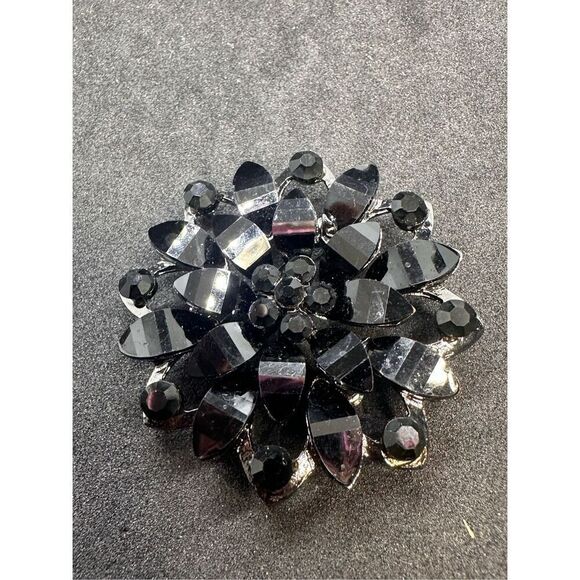 STUNNING‎ Vintage Black, Gray Rhinestone Thermo Set Flower Brooch GOOD CONDITION - Picture 7 of 10
